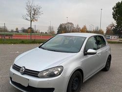 Grau Gebraucht 2009 VW Golf VI Comfortline Kleinwagen | 6.500 €