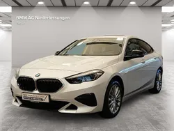 Weiß Gebraucht 2024 BMW 220 Comfort Edition Coupé | 35.400 € (Fairer Preis)