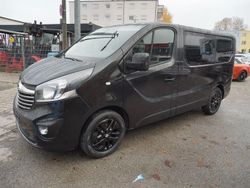 Schwarz Gebraucht 2018 Opel Vivaro Sport Van / Kleinbus | 21.900 € (Teuer)