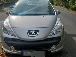 Silber Gebraucht 2009 Peugeot 207 Limousine | 3.200 € (Teuer)