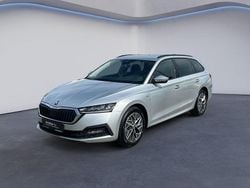Silber Gebraucht 2023 Skoda Octavia Ambition Kombi | 22.295 € (Guter Preis)