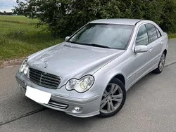 Silber Gebraucht 2006 Mercedes C220 Limousine | 6.500 €