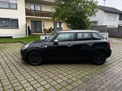 Schwarz Gebraucht 2020 Mini Cooper Pepper Kleinwagen | 15.950 € (Guter Preis)