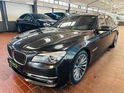 Grau Gebraucht 2014 BMW 750L Performance Limousine | 17.700 € (Guter Preis)