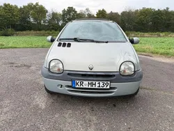 Silber Gebraucht 2006 Renault Twingo Authentique Kleinwagen | 1.200 € (Guter Preis)