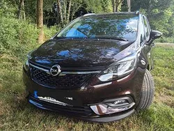 Braun Gebraucht 2017 Opel Zafira Tourer Edition Van / Kleinbus | 11.500 € (Fairer Preis)