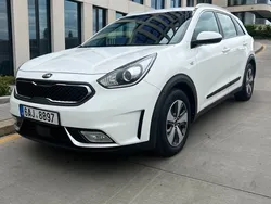 Weiß Gebraucht 2017 Kia Niro Vision SUV | 12.600 € (Guter Preis)