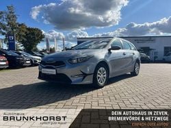 Lunarsilber metallic Gebraucht 2022 Kia Ceed Sportswagon Kombi | 15.790 € (Guter Preis)