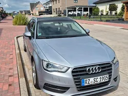 Silber Gebraucht 2015 Audi A3 Sportback Ambiente Limousine | 9.700 € (Fairer Preis)