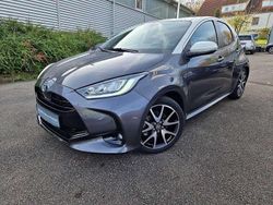Marlingrau/weiss (metallic) Gebraucht 2021 Toyota Yaris Hybrid Style Kleinwagen | 20.990 € (Fairer Preis)