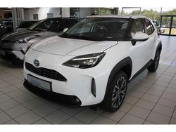 Weiß Gebraucht 2024 Toyota Yaris Cross Elegant SUV | 28.990 € (Etwas zu teuer)