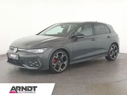 Grau Gebraucht 2024 VW Golf VIII GTI Limousine | 40.284 € (Guter Preis)