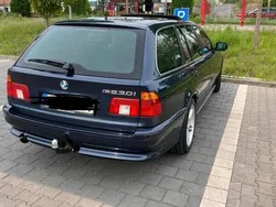 Blau Gebraucht 2001 BMW 530 Kombi | 7.500 €
