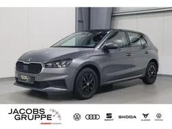 Grau Gebraucht 2022 Skoda Fabia Ambition Limousine | 18.735 € (Fairer Preis)