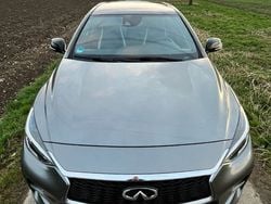 Grau Gebraucht 2020 Infiniti Q30 Sport Tech Kleinwagen | 18.500 € (Fairer Preis)