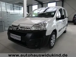 Weiß Gebraucht 2016 Citroën Berlingo Van / Kleinbus | 10.490 € (Etwas zu teuer)