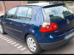 Blau Gebraucht 2006 VW Golf V Kleinwagen | 1.500 € (Fairer Preis)