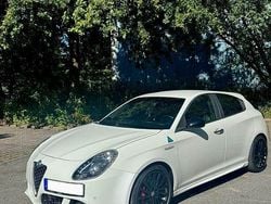 Weiß Gebraucht 2014 Alfa Romeo Giulietta Quadrifoglio Verde Kleinwagen | 12.000 € (Fairer Preis)