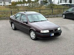 Violet Gebraucht 1994 Opel Vectra Limousine | 1.750 €