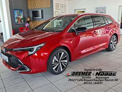 Rot Neu 2025 Toyota Corolla Kombi | 35.990 €