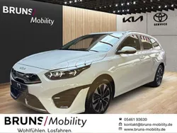 Weiß Gebraucht 2024 Kia Ceed Sportswagon Spirit Kombi | 23.490 € (Superpreis)