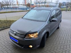 Grau Gebraucht 2013 VW Touran Life Van / Kleinbus | 6.250 € (Guter Preis)