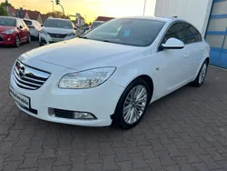Weiß Gebraucht 2011 Opel Insignia Sport Limousine | 3.999 € (Fairer Preis)