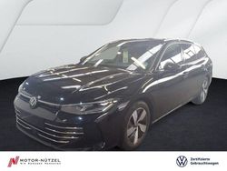 Schwarz Gebraucht 2025 VW Passat Elegance Kombi | 36.330 € (Superpreis)