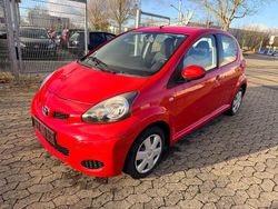 Rot Gebraucht 2009 Toyota Aygo City Kleinwagen | 2.999 € (Fairer Preis)