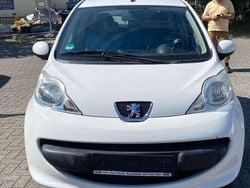 Weiß Gebraucht 2008 Peugeot 107 Filou Kleinwagen | 2.500 € (Etwas zu teuer)