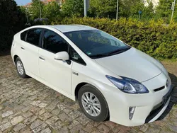 Weiß Gebraucht 2015 Toyota Prius Comfort Kleinwagen | 16.900 € (Etwas zu teuer)