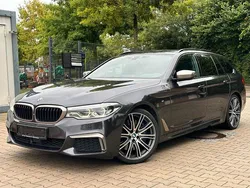 Grau Gebraucht 2019 BMW M550 Performance Limousine | 28.999 € (Guter Preis)