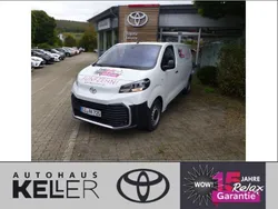 Weiß Gebraucht 2024 Toyota Proace Van | 28.960 € (Guter Preis)
