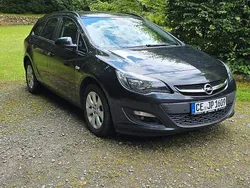 Schwarz Gebraucht 2015 Opel Astra Eco Kombi | 5.790 € (Fairer Preis)
