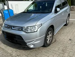 Silber Gebraucht 2013 Mitsubishi Outlander Invite SUV | 6.600 € (Fairer Preis)