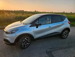 Grau Gebraucht 2016 Renault Captur Intens SUV | 10.300 €