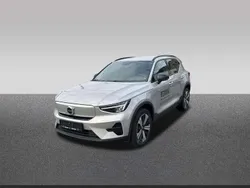 Silver dawn / metallic Gebraucht 2023 Volvo XC40 Plus SUV | 38.998 € (Fairer Preis)