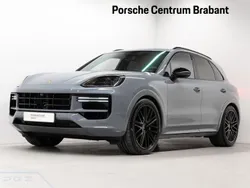 Grau Gebraucht 2024 Porsche Cayenne Turbo E-Hybrid SUV | 218.509 € (Teuer)