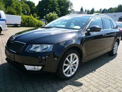 Schwarz Gebraucht 2016 Skoda Octavia Style Kombi | 9.990 € (Teuer)
