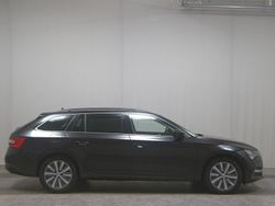 Schwarz Gebraucht 2022 Skoda Superb Ambition Kombi | 16.880 € (Superpreis)