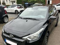 Schwarz Gebraucht 2017 Hyundai i20 Kleinwagen | 6.000 € (Guter Preis)
