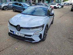 Rafalgrau metallic/dach black Gebraucht 2023 Renault Mégane Techno Limousine | 37.900 € (Teuer)