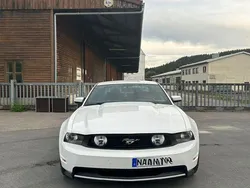 Weiß Gebraucht 2011 Ford Mustang Coupé | 16.500 € (Fairer Preis)