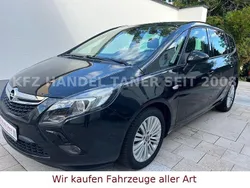 Schwarz Gebraucht 2016 Opel Zafira Tourer Edition Van / Kleinbus | 7.900 € (Fairer Preis)