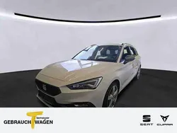 Weiß Gebraucht 2022 Seat Leon Beats Limousine | 20.850 € (Fairer Preis)