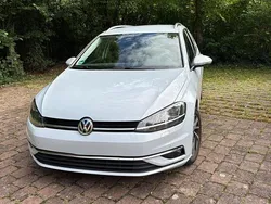 Weiß Gebraucht 2017 VW Golf VII Kombi | 14.700 € (Etwas zu teuer)