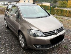 Braun Gebraucht 2010 VW Golf Plus Comfortline Van / Kleinbus | 5.700 € (Fairer Preis)