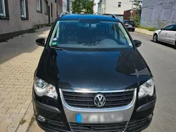 Schwarz Gebraucht 2010 VW Touran Cross Van / Kleinbus | 7.999 € (Fairer Preis)