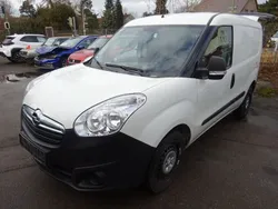 Weiß Gebraucht 2018 Opel Combo Van / Kleinbus | 3.850 €
