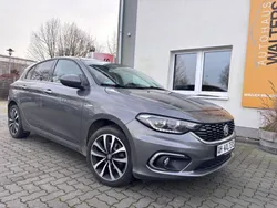 Grau Gebraucht 2017 Fiat Tipo Lounge Limousine | 12.885 € (Teuer)